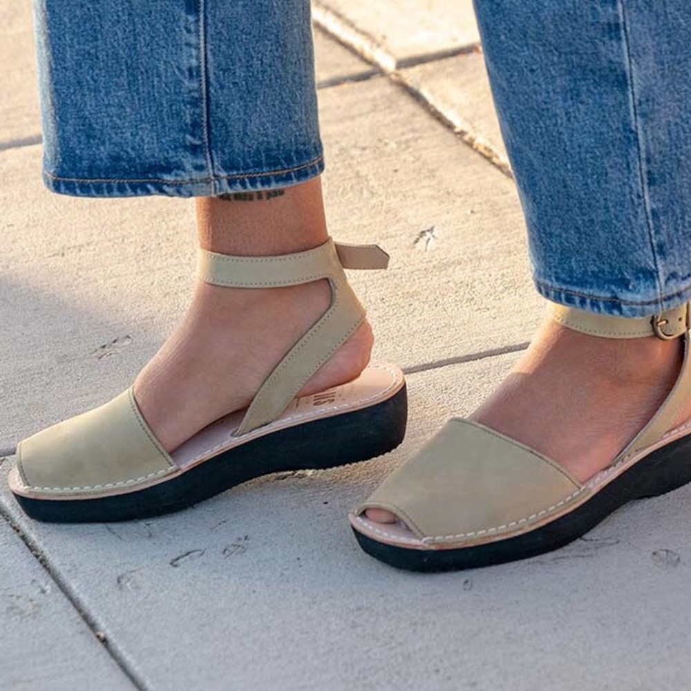 Pons Avarcus Classic platform style strap olive espadrilles sandals size 9